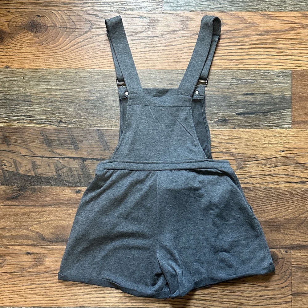 Gray Overall Shorts with Front Pocket - Picture 2 of 3